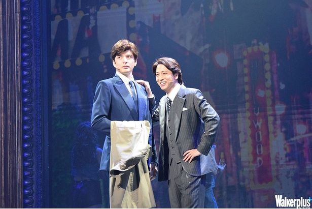 エドワードが信頼を寄せる顧問弁護士スタッキーとの掛け合いにも注目