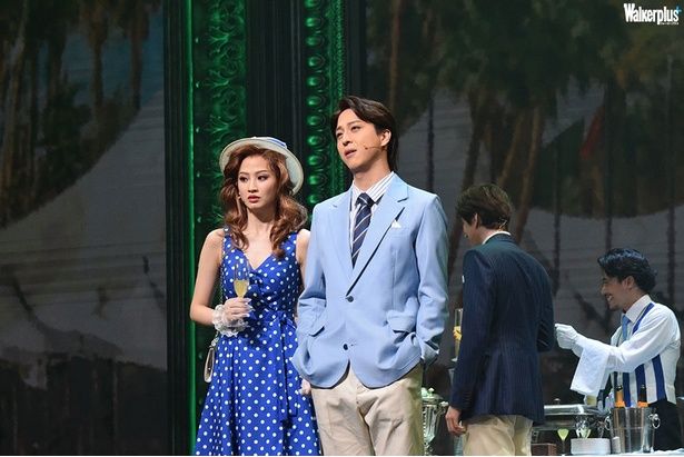 スタッキーのある一言に、ヴィヴィアンはショックを隠せない…