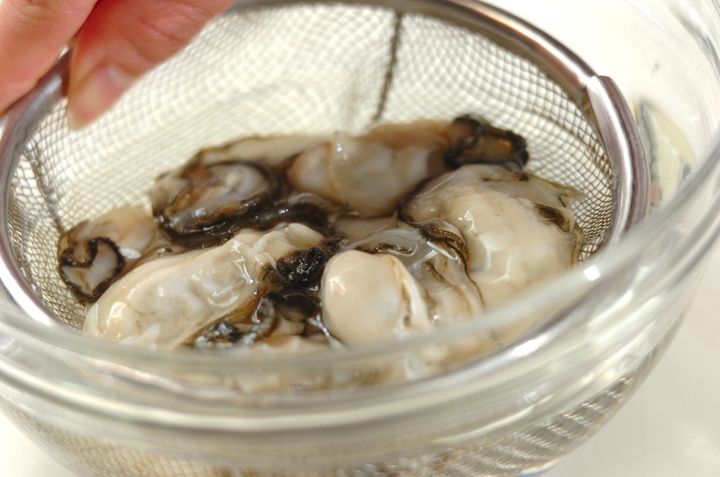 ふっくらおいしいカキご飯の下準備1