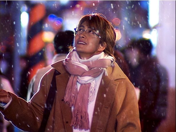 チュンサンと瓜二つの男・ミニョン(ペ・ヨンジュン)。10年後、ユジンの前に突然現れる