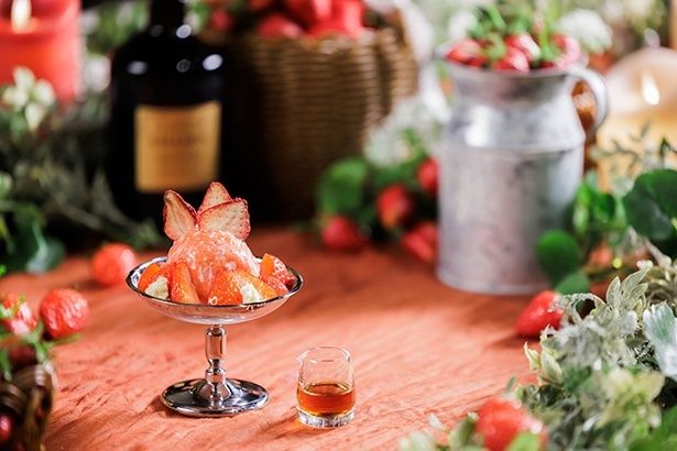 【写真】「いばらキッス」と紅茶リキュールを使用したアイスクリーム