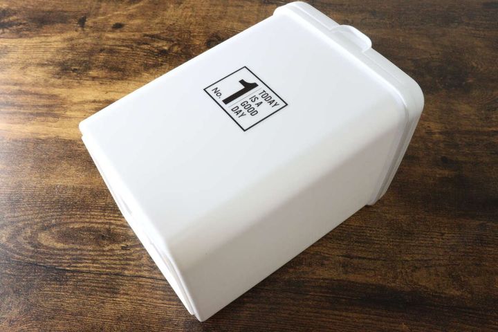 ダイソーの四角いトイレポット