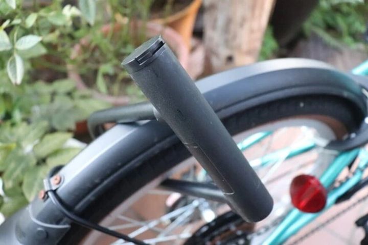 ダイソーのU字ロックを自転車に付ける