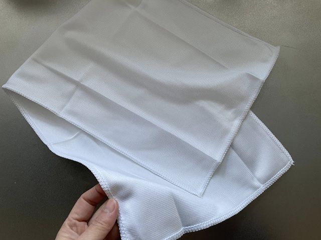 ダイソーの「グラス・食器磨き」