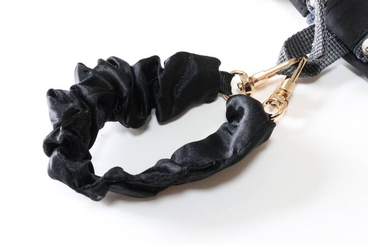 ダイソーのトラベルケースはループ付きでキーホルダーやストラップを付けられる