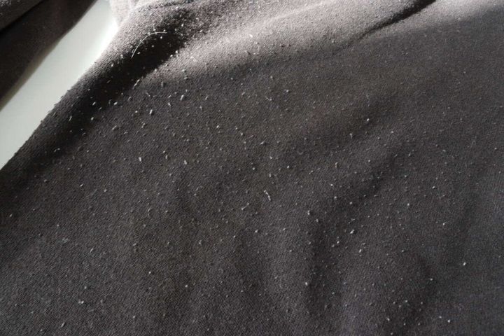 電動毛玉取り（スクエア、USB充電式） 使用前