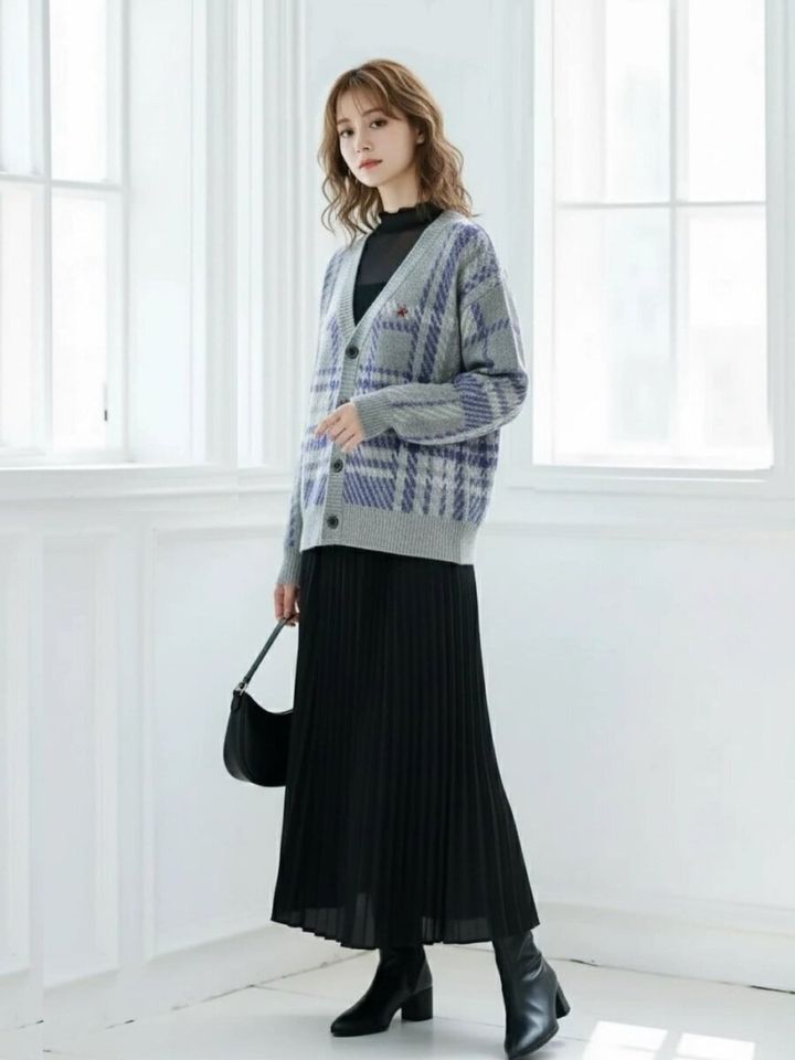 2026大人女性おすすめ黒スカートフェミニンコーデ