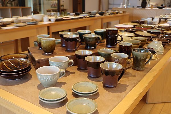 【東京都渋谷区】児童養護施設や里親家庭を巣立つこどもたちを応援！「うつわとお洋服のお渡し会」開催