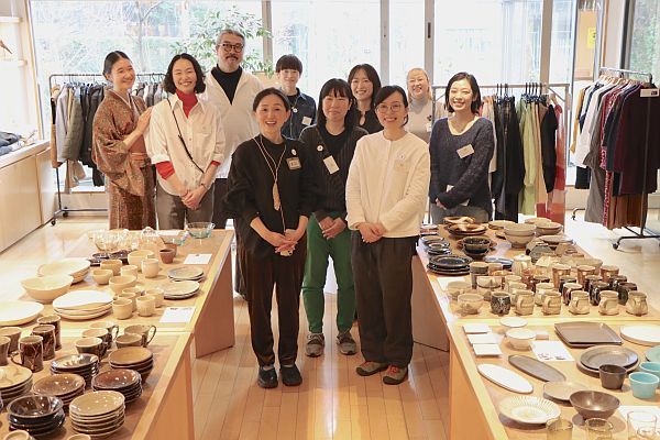 【東京都渋谷区】児童養護施設や里親家庭を巣立つこどもたちを応援！「うつわとお洋服のお渡し会」開催