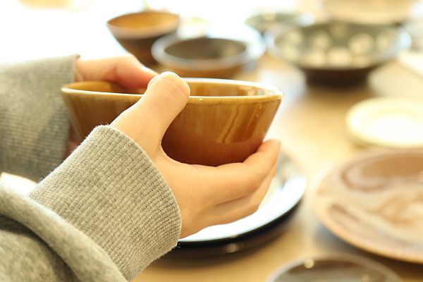 【東京都渋谷区】児童養護施設や里親家庭を巣立つこどもたちを応援！「うつわとお洋服のお渡し会」開催