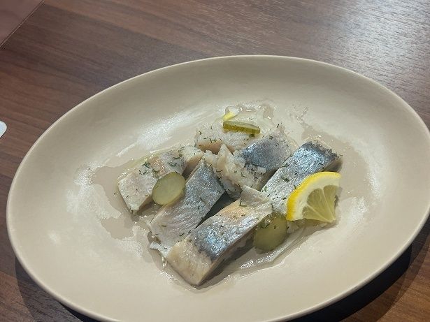 「ハーブ香るニシンマリネ」(480円)