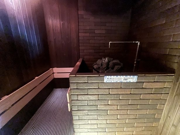 オートロウリュで体感温度が上がり、じっくり汗をかける