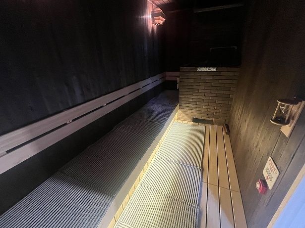 「むしん」はやや暗めになっている