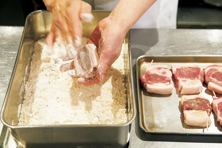 衣をつけて揚げる②