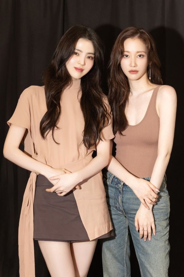 【写真を見る】プライベートでも仲の良いハン・ソヒ、チョン・ジョンソがW主演を務める『PROJECT Y』 [c]2026 PLUS M ENTERTAINMENT, CLIMAX STUDIO AND WOWPOINT ALL RIGHTS RESERVED.