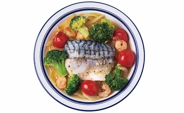 電子レンジでパパッと作る「青魚のアクアパッツァ」 （C）ゆりな、鈴木泰介／KADOKAWA