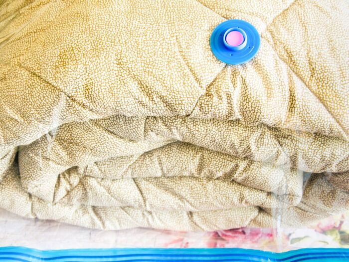 整理収納アドバイザーが「寝室にあったら絶対捨ててほしいモノ」6つ。「高かったから捨てられない」ではないんです！