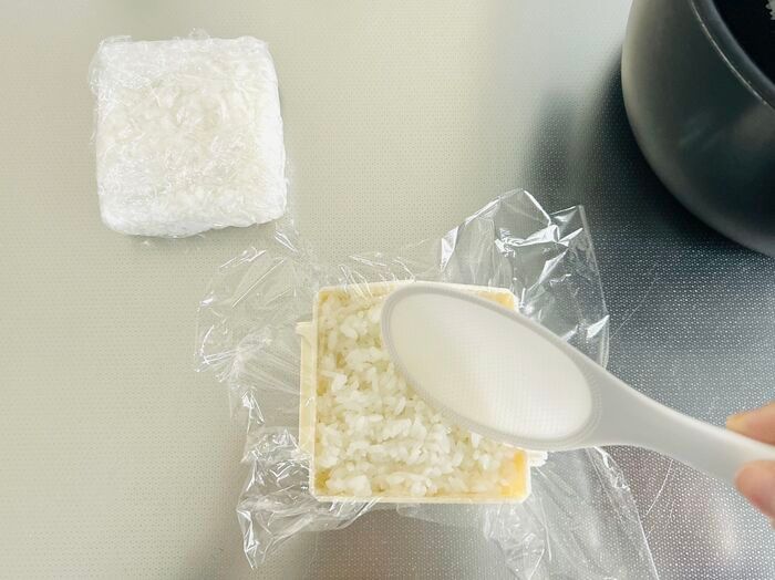 【ダイソー】不思議な『枠』に詰めるだけで…？→地味に面倒な作業がめちゃラクに！1個あると便利です♪