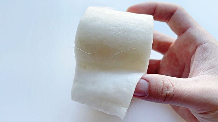 包丁を使わずに『大根』の皮をむく裏ワザ。慣れれば簡単＆便利かも…！【検証してみた】