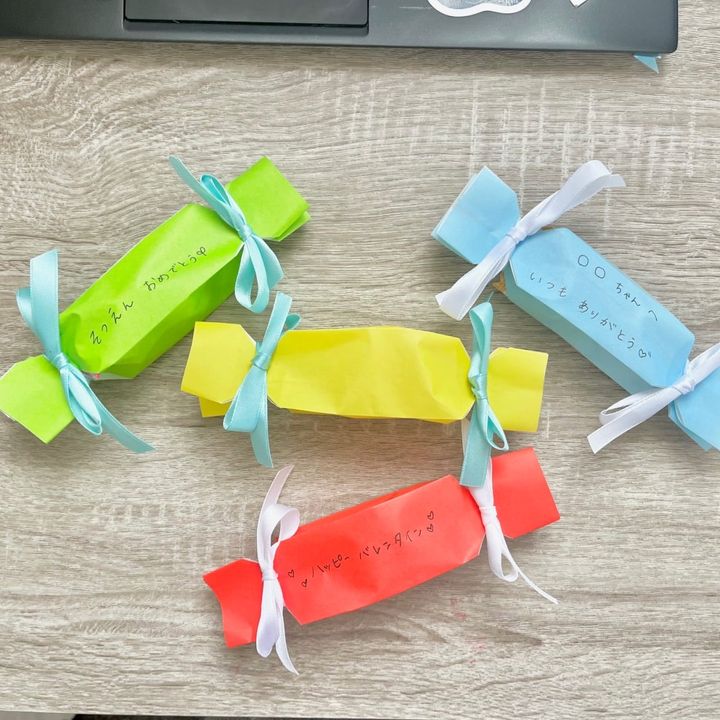 余った「折り紙」がキャンディ型に変身！もらって嬉しい“可愛いラッピング術”「感謝も伝わる！」