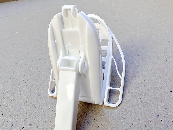 開いたヘッド部分にシートを挟む