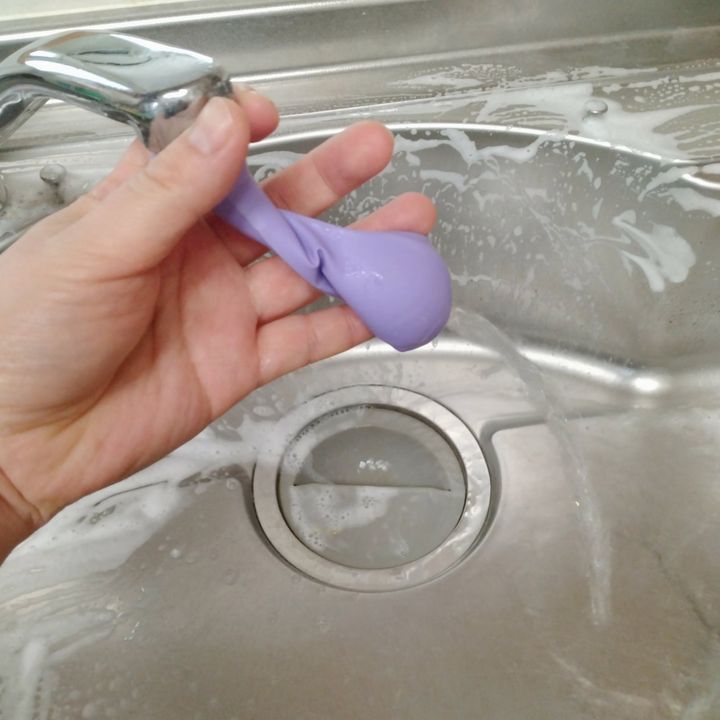 水が出ている蛇口