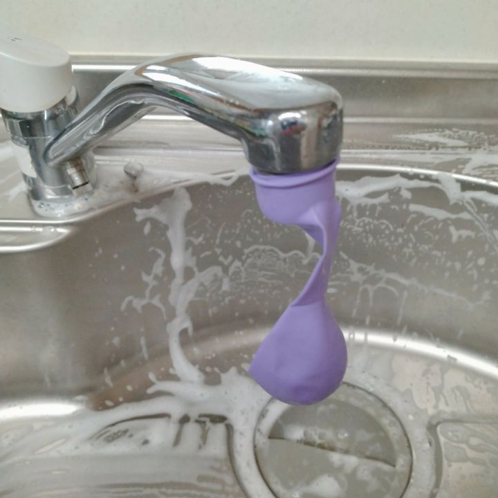 風船を差し込んだ蛇口