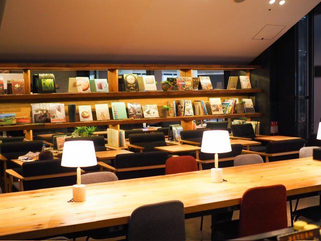 caffe LAT.25° カウンター席