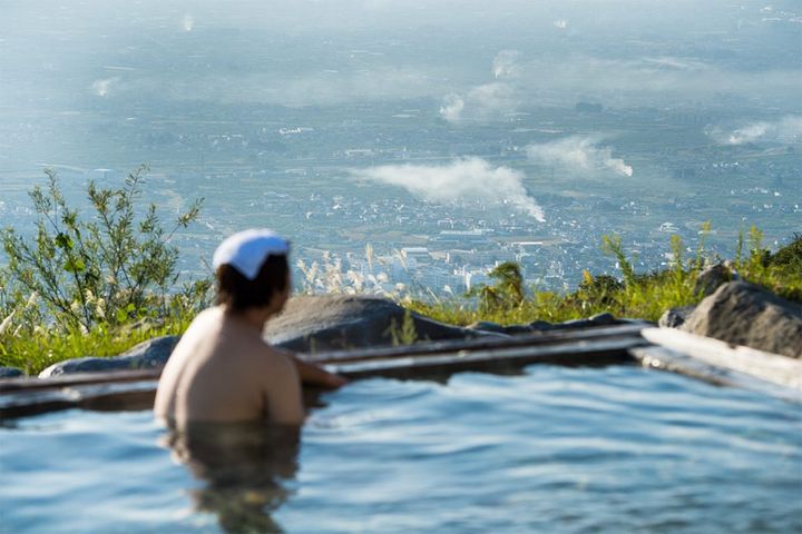 冬は温泉から眺める日の出が格別！