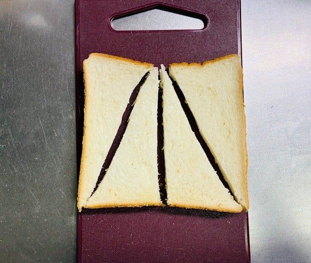 食パンで作るホールピザ作り方