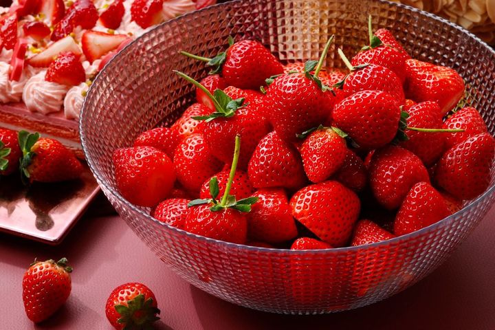 旬のフレッシュいちごが食べ放題で楽しめる