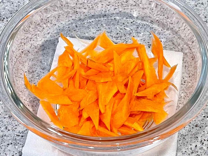 牛肉入り彩りきんぴらごぼう