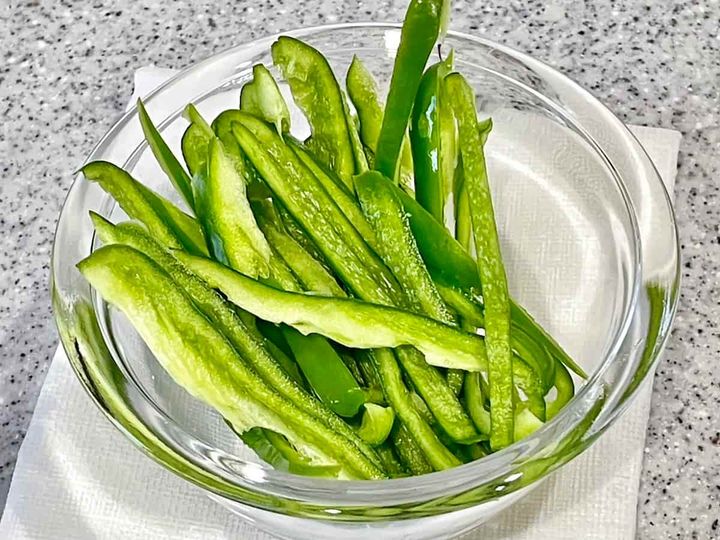 牛肉入り彩りきんぴらごぼう