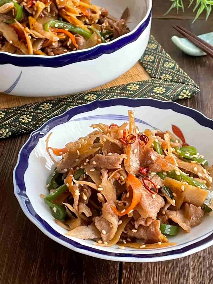 牛肉入り彩りきんぴらごぼう