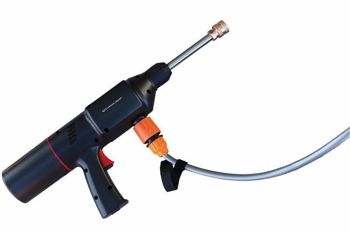 【カスタムジャパン｜スマートポータブル01 高圧洗浄機】洗車環境を選ばない、水道、電源いらず！【編集スタッフが本気で試す！みんなのテスト】