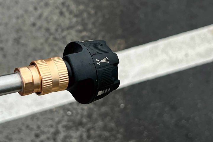 【カスタムジャパン｜スマートポータブル01 高圧洗浄機】洗車環境を選ばない、水道、電源いらず！【編集スタッフが本気で試す！みんなのテスト】