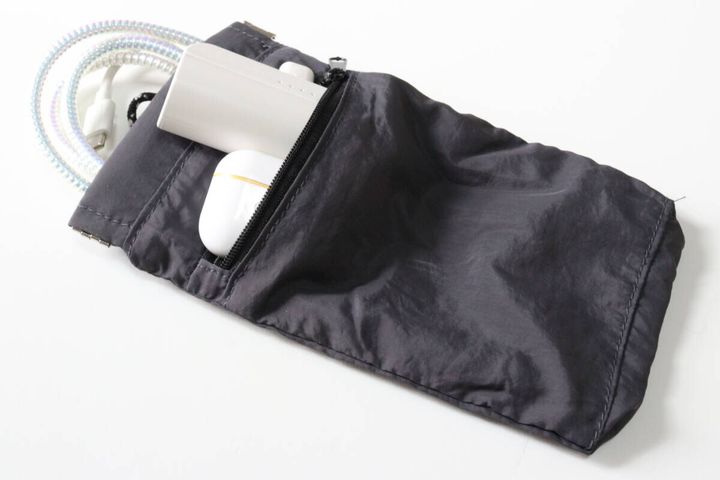 ダイソーのポケット付バネ口ポーチはガジェットケースにおすすめ