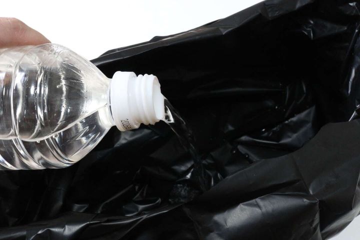 ダイソーの備蓄用ポータブル簡易和式トイレの使い方2