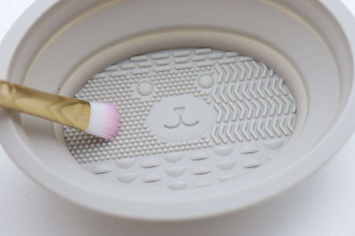 メイクブラシクリーナー 凹凸部分