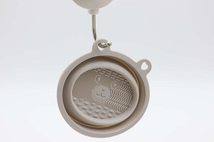 メイクブラシクリーナー 吊るせる