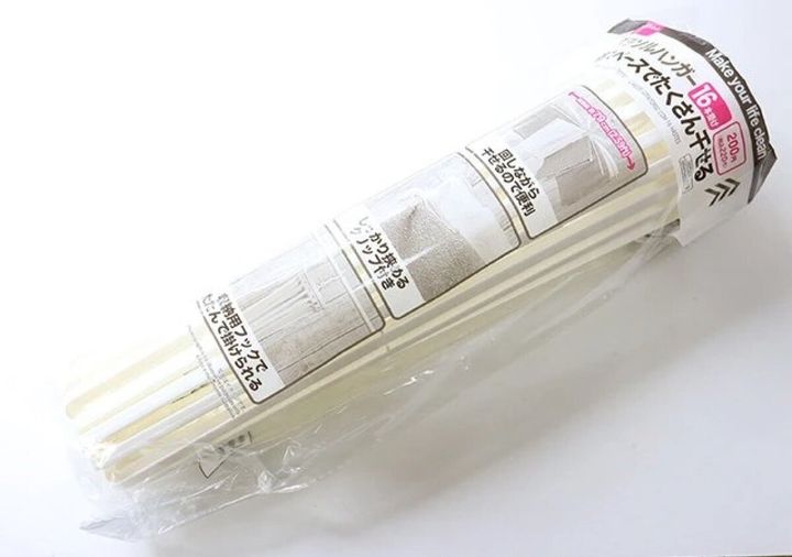 ダイソーのパラソルハンガー（16本掛け）のパッケージ