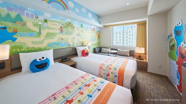 カラフルでポップな空間に子どもも大人もワクワク！「家族で楽しむセサミストリート」ルーム