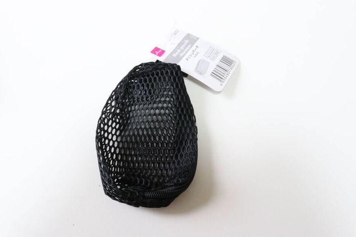 ダイソーのメッシュポーチ マチ付