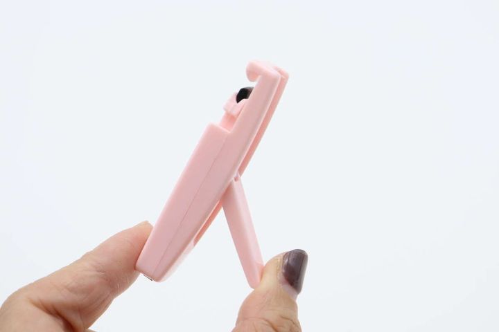 部分用アイラッシュカーラー ハンドル操作