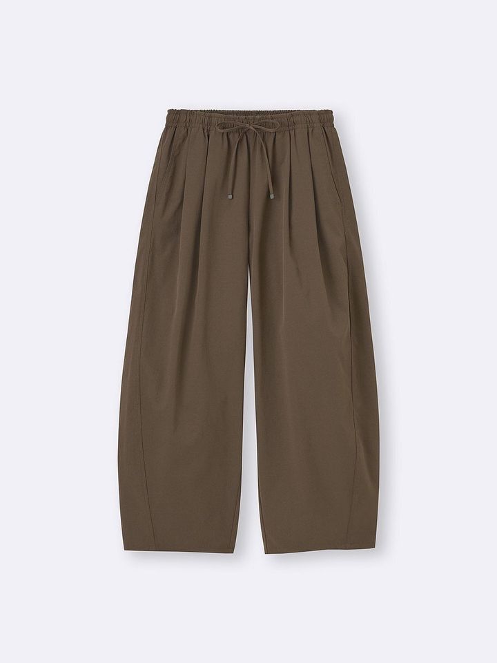 GUのバレルアンクルパンツ