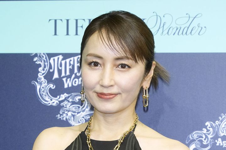 矢田亜希子さん（2024年4月、時事通信フォト）