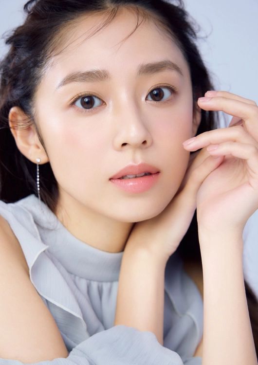 セミツヤ肌の完成メイク