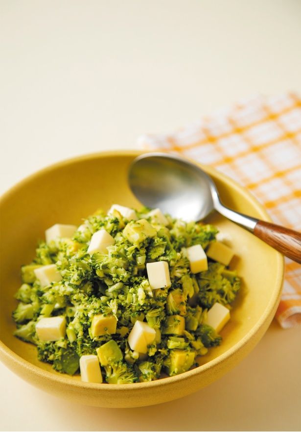 生ブロッコリーの青々しさがアクセント （C）安井ファーム／KADOKAWA