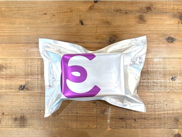 シルバーとパープルのスタイリッシュな包み