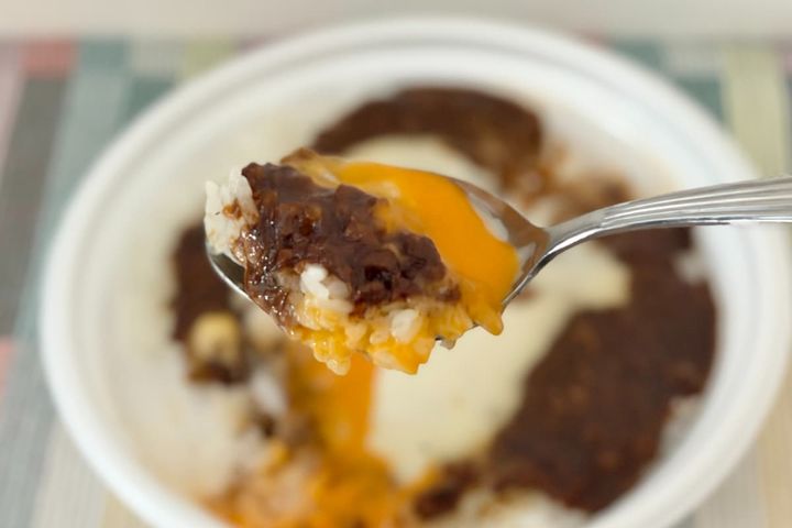 スパイスがきいてて絶品！【ファミマ】人気店の監修グルメは本格派の味